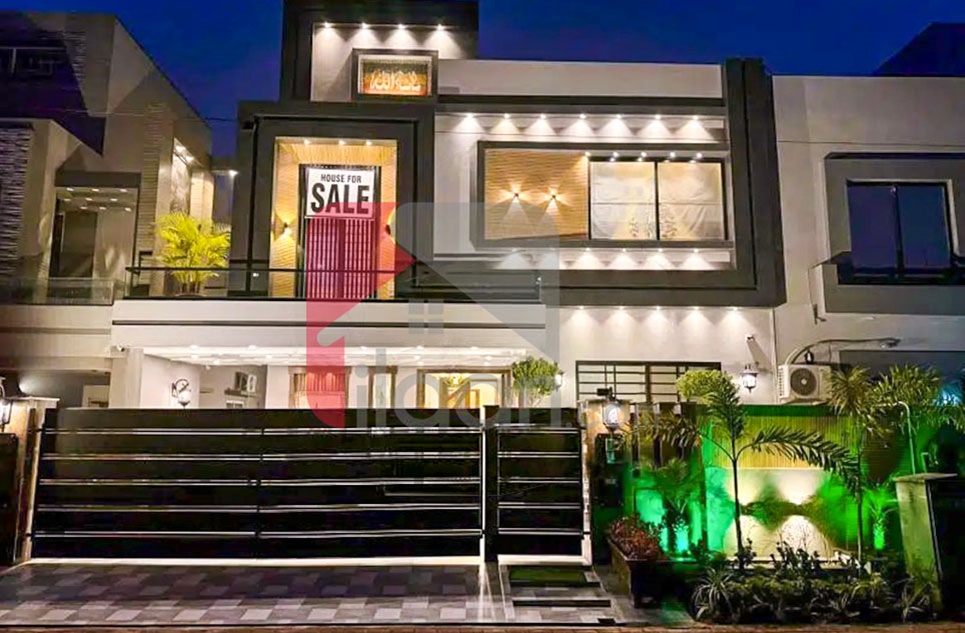 10 Marla House for Sale in Sector C, Bahria Town, Lahore