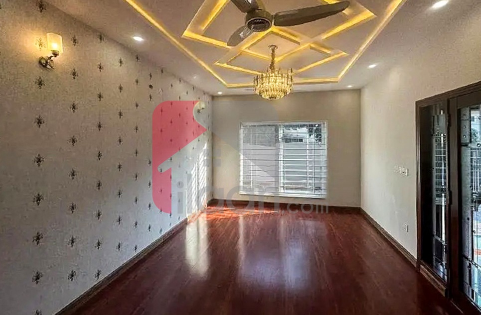 10 Marla House for Sale in Chambelli Block, Sector C, Bahria Town, Lahore