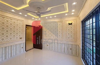 10 Marla House for Sale in Nargis Block, Sector C, Bahria Town, Lahore