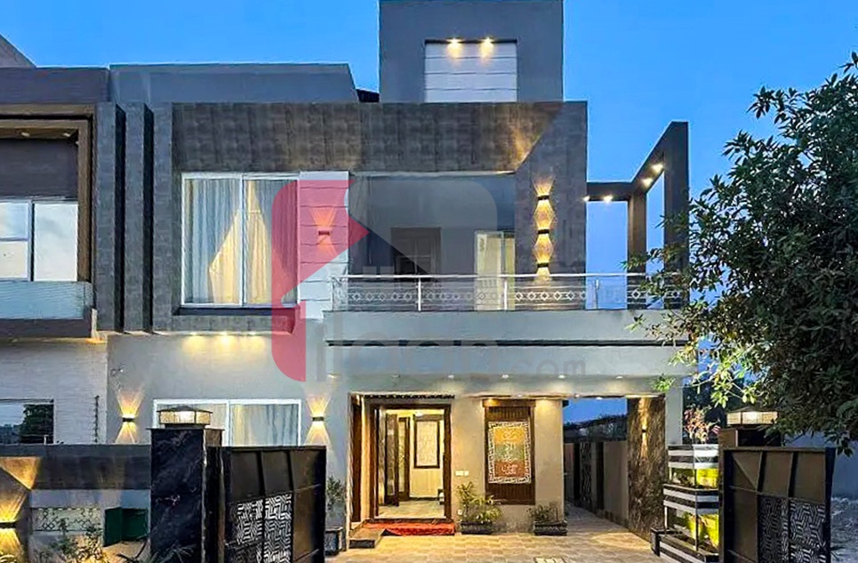10 Marla House for Sale in Sector B, Bahria Town, Lahore