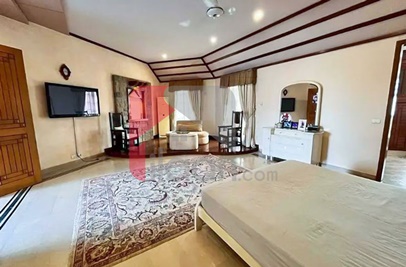 1000 Sq.yd House for Sale in Phase 8, DHA Karachi