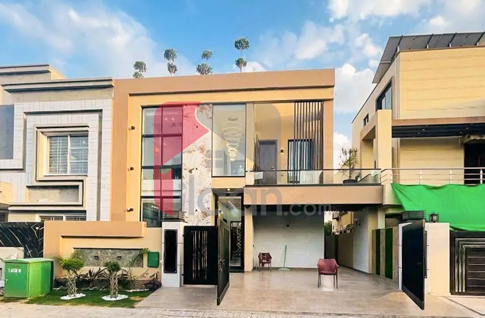 10 Marla House for Sale in Sector B, Bahria Town, Lahore