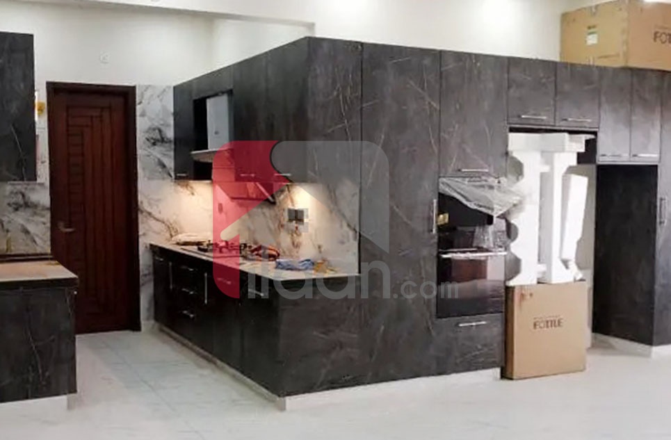 161 Sq.yd House for Sale (First Floor) in Block 2, PECHS, Karachi