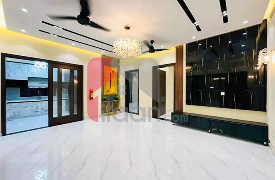 10 Marla House for Rent in Phase 4, DHA Lahore