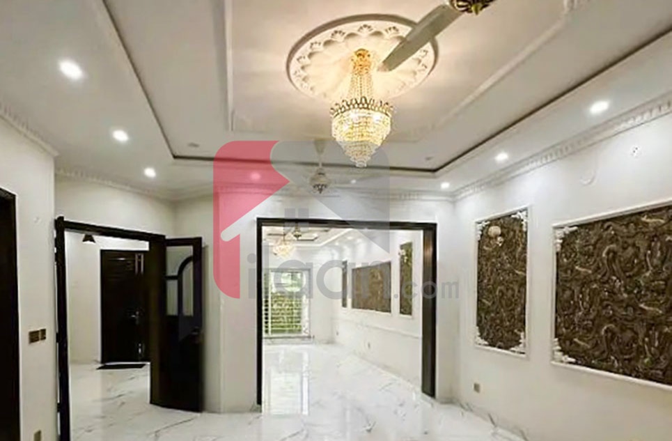 10 Marla House for Sale in Bankers Town, Lahore