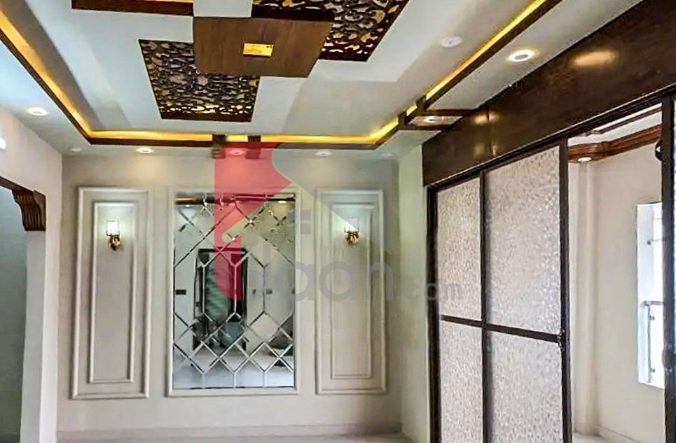 240 Sq.yd House for Sale (First Floor) in Block 3, Gulshan-e-iqbal, Karachi