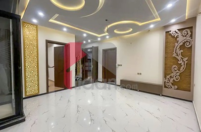 11 Marla House for Sale in Khayaban Gardens, Faisalabad
