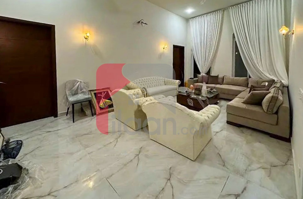 700 Square Yard House for Rent in Phase 8, DHA, Karachi