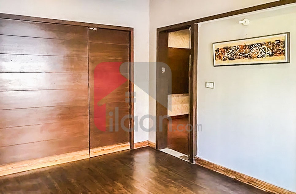 122 Sq.yd Office for Rent in Phase 5, DHA Karachi