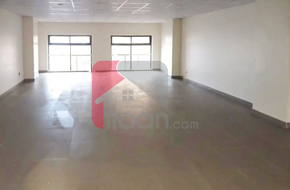 111 Sq.yd Office for Rent on I.I Chundrigar Rd, Karachi