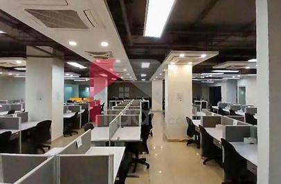 1556 Sq.yd Office for Rent on I.I Chundrigar Rd, Karachi
