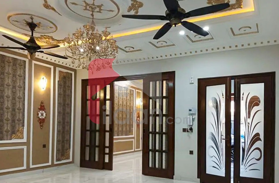10.7 Marla House for Sale in Gulbahar Block, Sector C, Bahria Town, Lahore