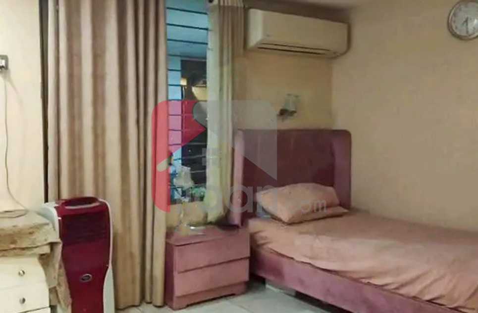 133 Sq.yd House for Sale (First Floor) in Block 2, PECHS, Karachi